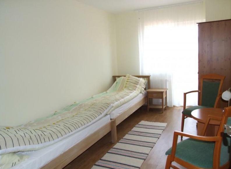 Aura Vendeghaz Hotel ไฮจ์ดุสโซบอสโล ภายนอก รูปภาพ